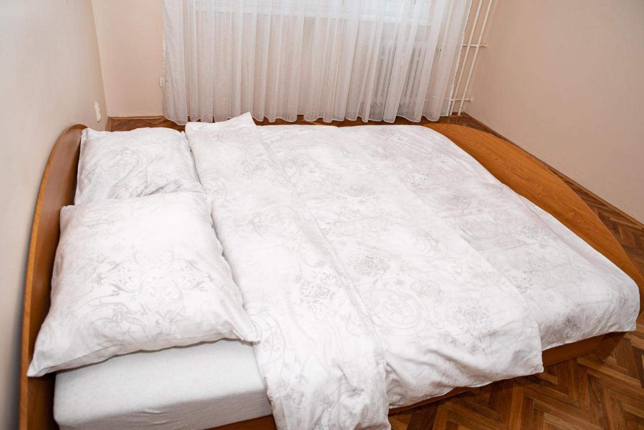 Lovely One Bedroom Apartment Nové Zámky المظهر الخارجي الصورة
